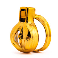 Elevate your role-play with this exquisite cage, as its sleek design locks your pussy. Feel the thrill of submission, drenched with elegance, and embrace a face of new experiences as licking becomes anticipation.