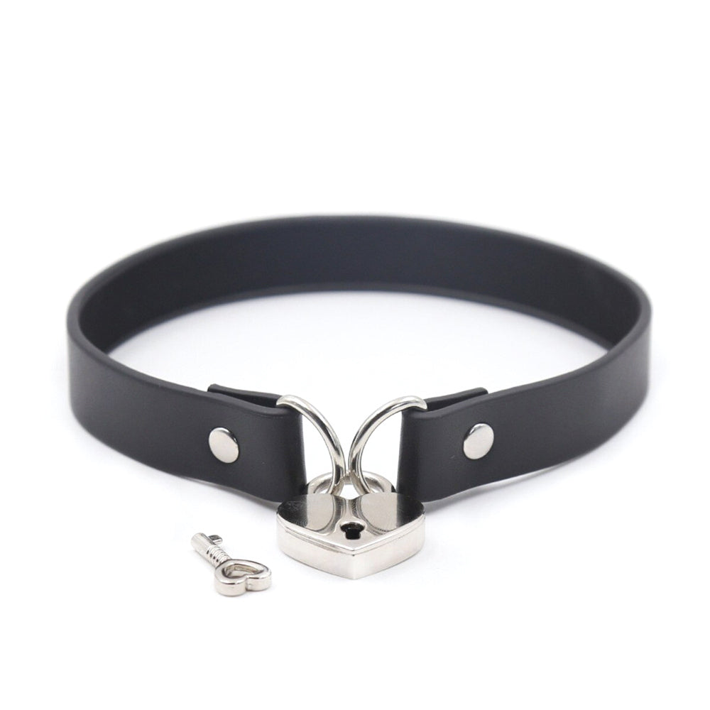 Adorn your partner with this stylish collar featuring a heart-shaped padlock that draws attention inward. Made of stretchy synthetic leather, it ensures a comfortable fit without itching, symbolizing your special bond.
