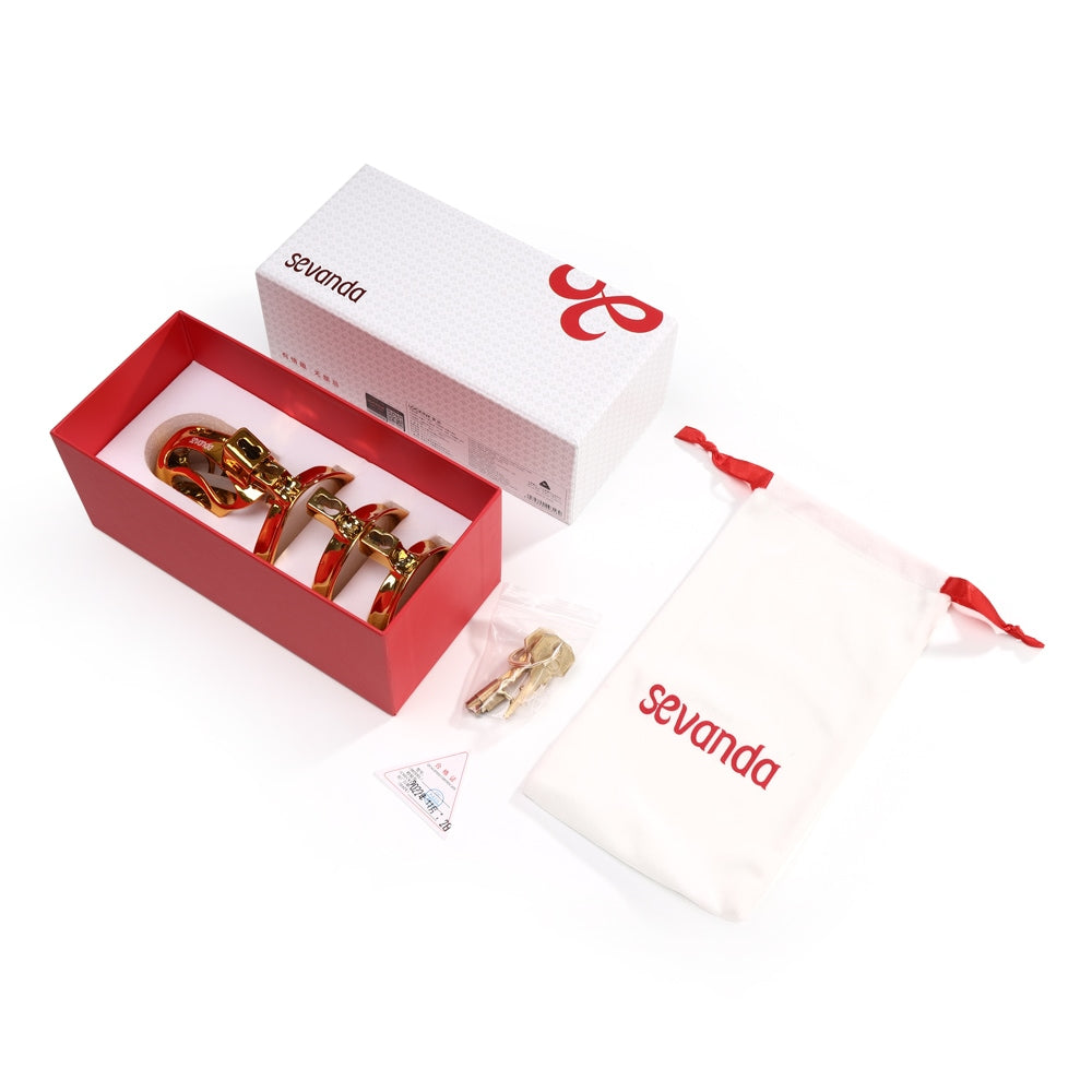 Discover our luxurious gold, smoothly molded from biosourced materials for a perfect fit. Experience fast, secure locking and embrace in style. Read reviews to see how it enhances lives.