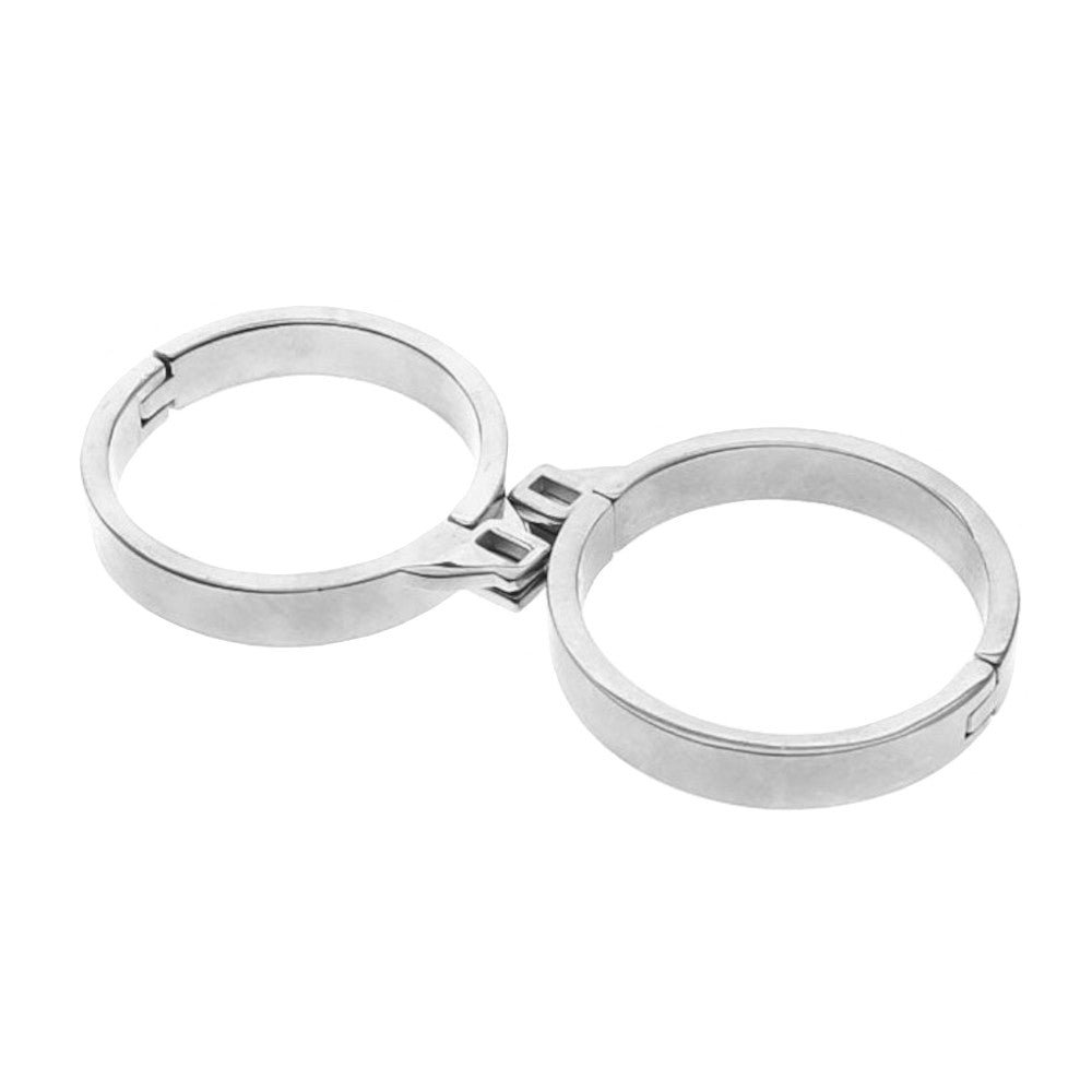 Embrace your stainless dick with this huge male chastity accessory. Its clean design prevents dripped mess, ensuring comfort during horny moments without feeling raped by discomfort.