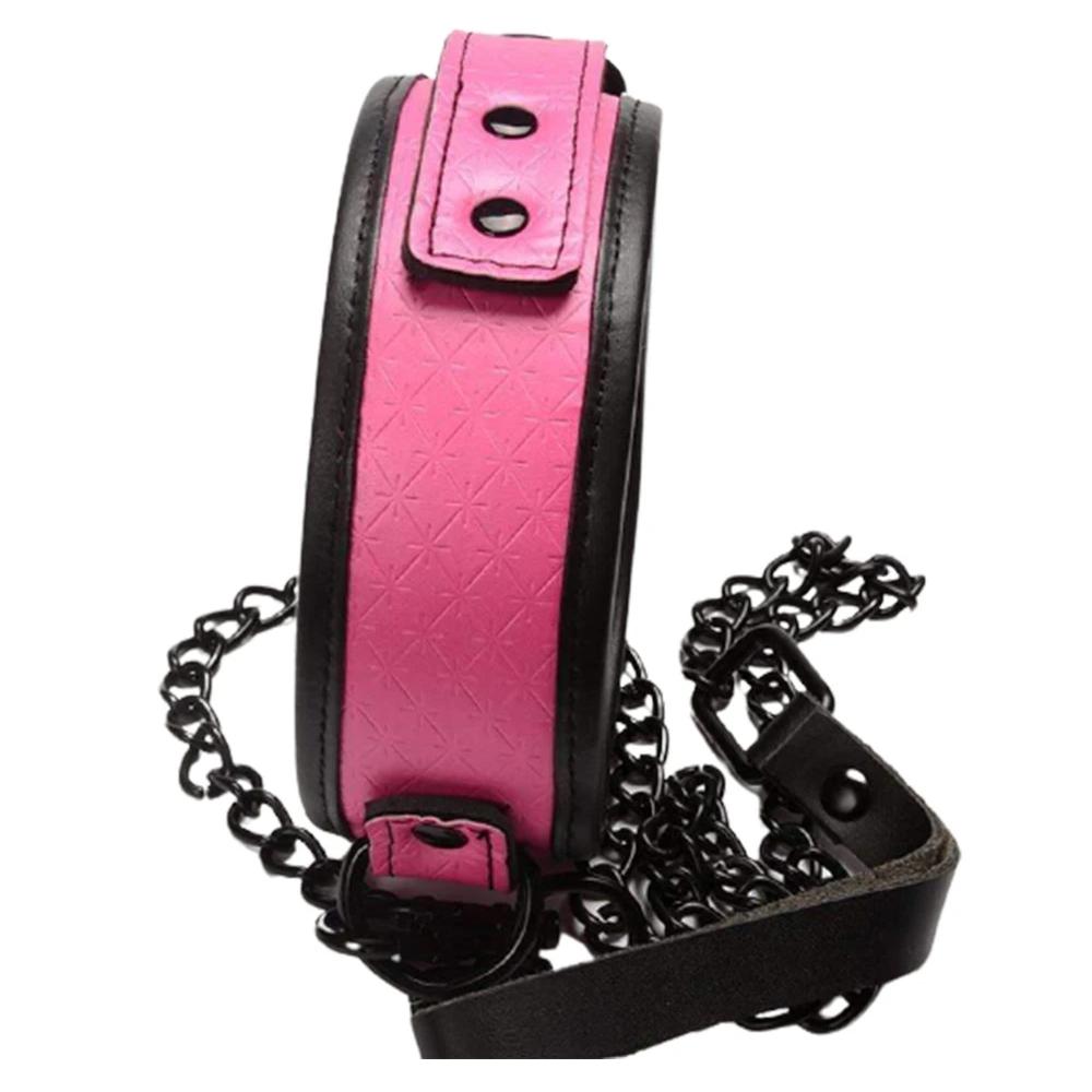 Experience elegance with our pink leather collar and leash set. Inspired by the nautilus, this collar from Cagink combines comfort and style. Use the remote for a custom fit and add a shock of excitement to your play.